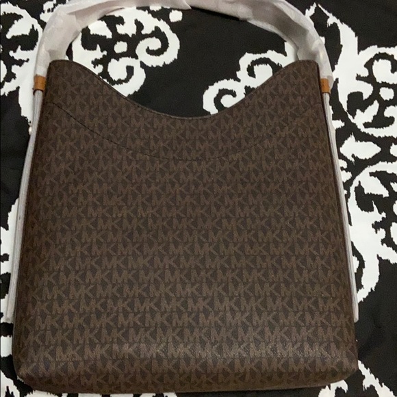 Michael Kors Bowery Small Hobo - Picture 5 of 5